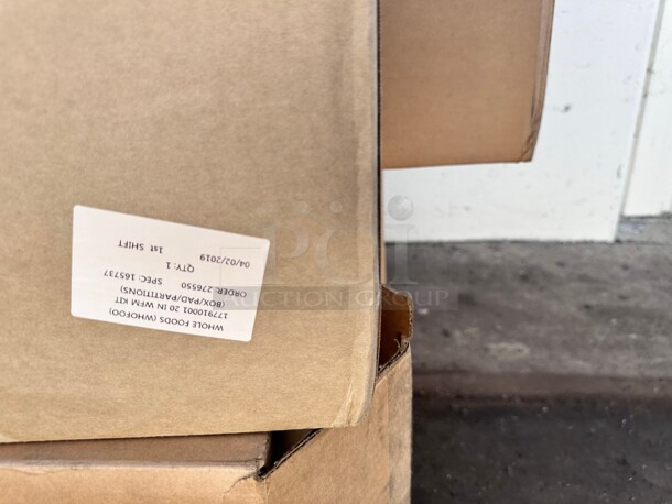New! Whole Foods 20 In WFM Kit Box - Image 2 of 2