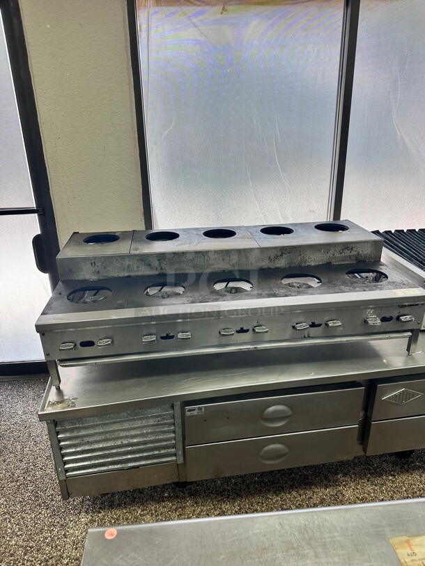 Working Jade Range  56inch Step Up Gas Hotplate w/ (10) Burners & Manual Controls, Natural Gas NSF - Image 4 of 6