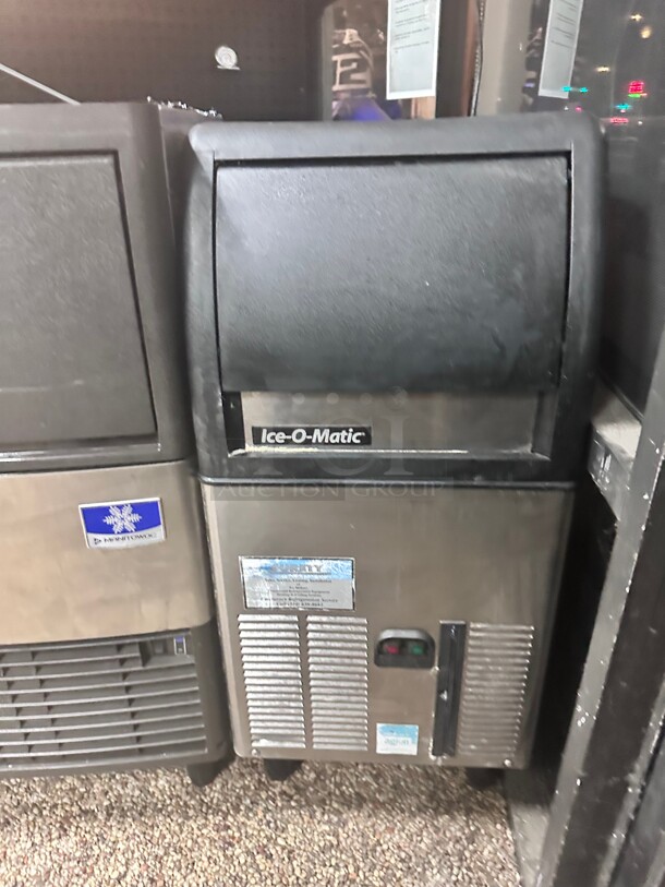 Late Model Ice-O-Matic ICEU070A 15 inch W Top Hat Undercounter Ice Maker – 84 lbs/day, Air Cooled Working - Image 2 of 5