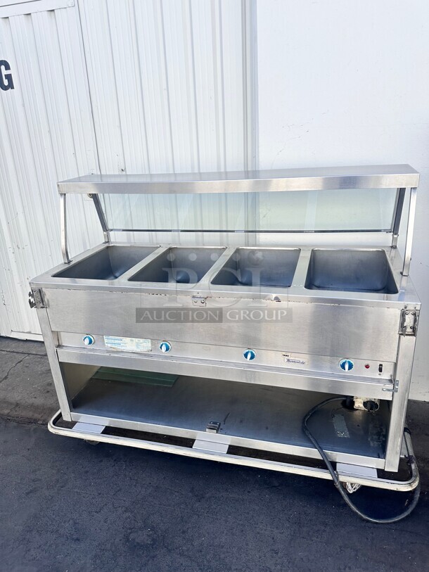 Excellent Condition Duke E304SW Electric 4 Compartment Hot Food Table With Sneeze Guard 220 Volt Tested and Working - Image 5 of 8