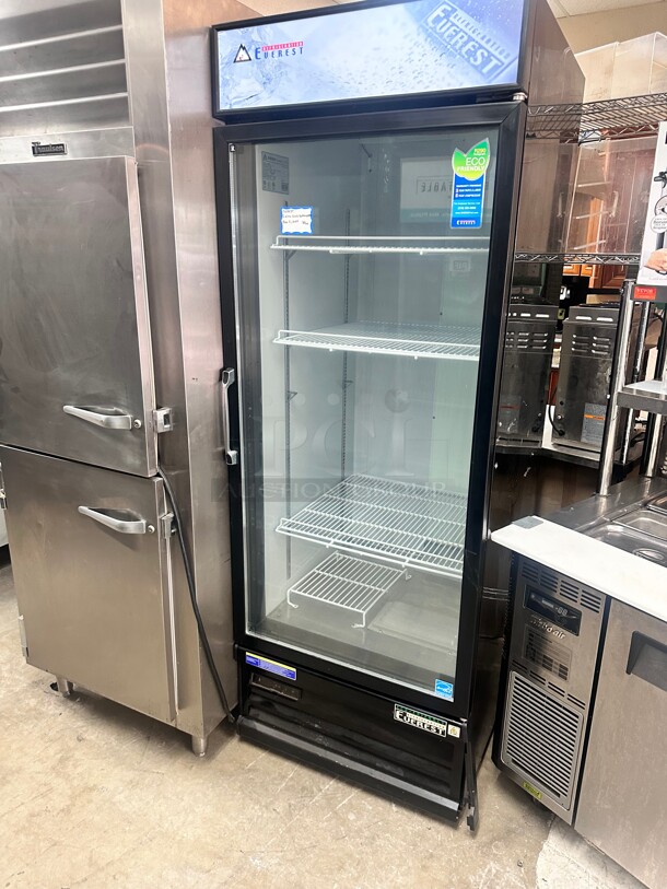 Excellent Condition Everest EMGR24B 28" One Section Glass Door Merchandiser - (1) Right Hinge Door, Black, 115v Tested and Working! - Image 3 of 9
