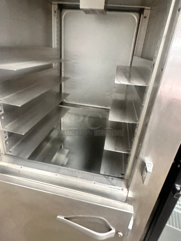 Late Model Traulsen AHF132WP-HHS Full Height Insulated Heated Cabinet w/ (3) Pan Capacity, 208v/1ph Tested and Working - Image 2 of 9