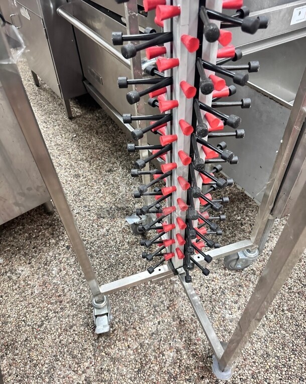 New Plate Mate PM84-120 Mobile Plate Rack Holds 84 Plates Excellent Condition  - Image 5 of 8