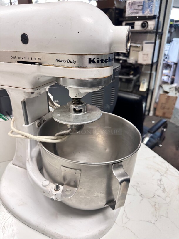 Kitchen Aid 10 Speeds Commercial Mixer 115 Volt Tested and Working - Image 7 of 10