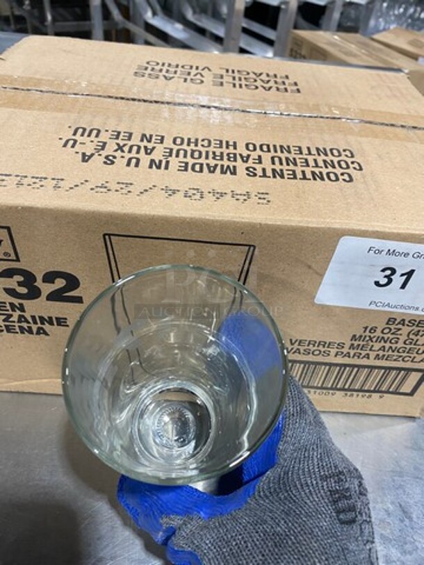 NEW! IN THE BOX! Libbey 16 OZ Baseball Mixing Glasses! - Image 4 of 8