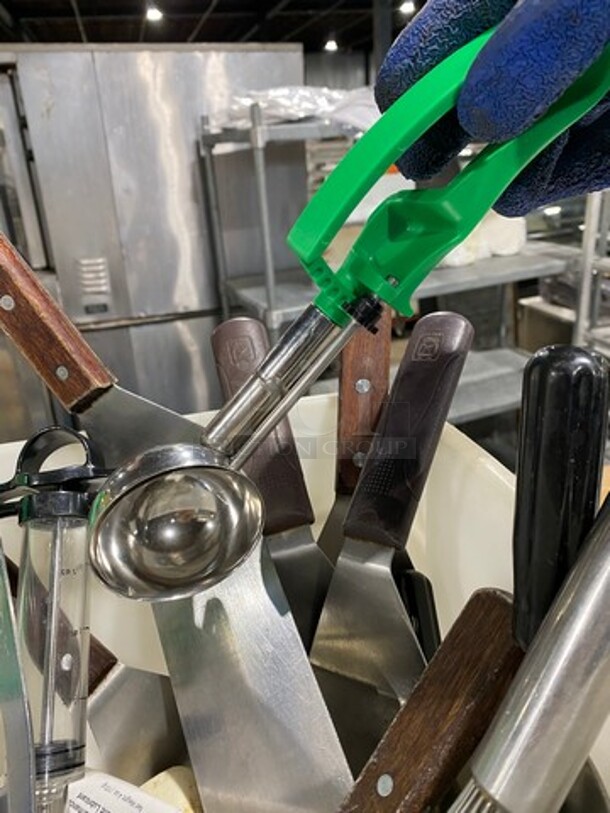 ALL ONE MONEY! MISCELLANEOUS ITEMS! Includes Assorted Griddle Spatula, Whisk And Much More! - Image 4 of 9