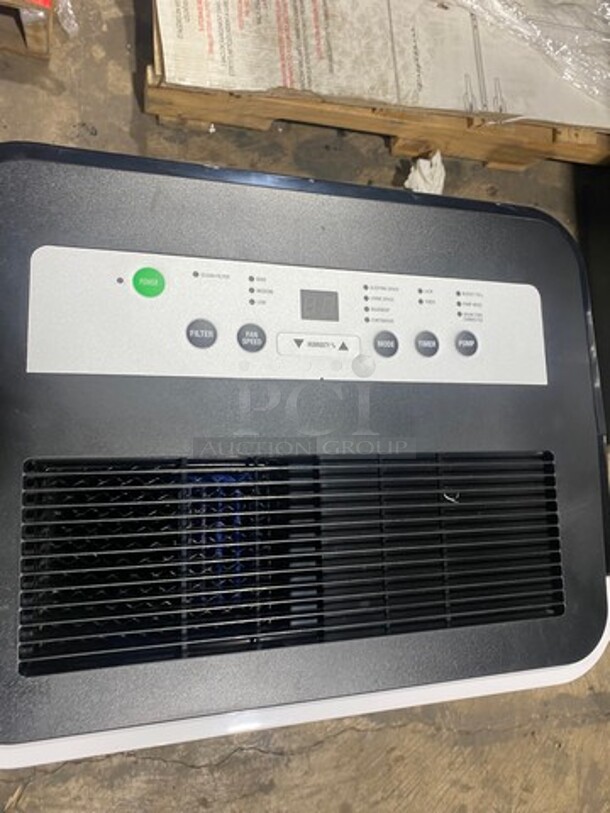 NEW! OUT OF THE BOX! SCRATCH-N-DENT! Soleus Air 95 Pint Portable Dehumidifier Unit! With Built In Pump! Model: DME295IP201 115V - Image 6 of 9