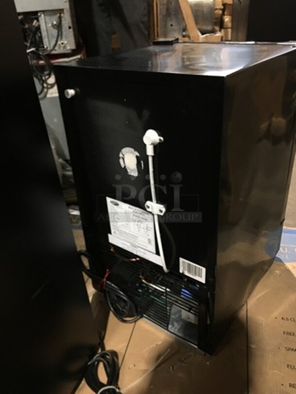 SCRATCH-N-DENT! Whynter Undercounter Built In Ice Maker! 12LB Ice Capacity! All Stainless Steel! Model: UIM155 115V - Image 4 of 9
