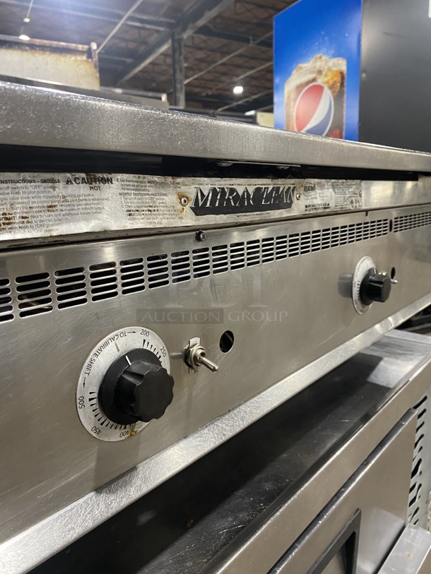Nice! KEATING All Stainless Steel Commercial Countertop Natural Gas Powered Thermostatic Controlled Mirraclean Series Flat Top Mirror Shine Griddle! Model 4830FRTT Serial GG46475! 120,000 BTU!  - Image 6 of 9
