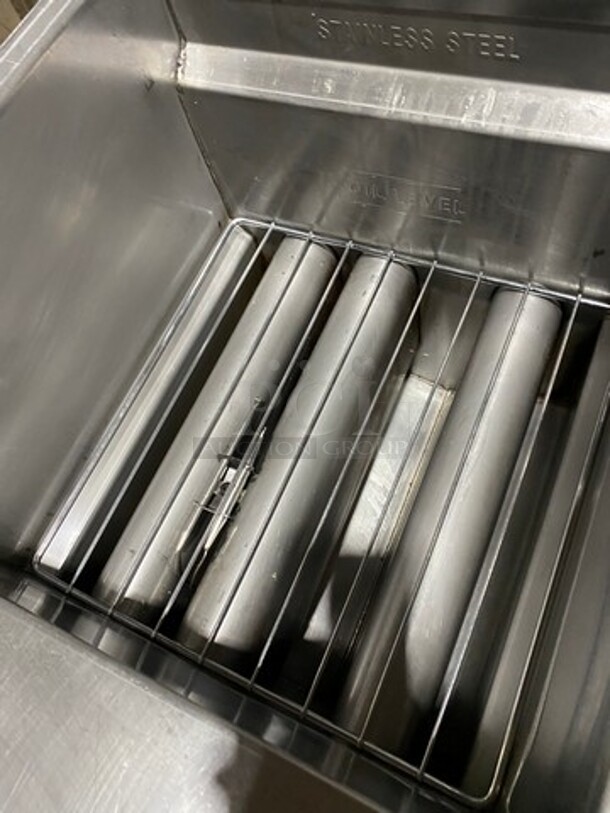 American Range Commercial Natural Gas Powered Deep Fat Fryer! With Backsplash! All Stainless Steel! On Legs! Model: AF50HE SN: 211020FO144 - Image 6 of 9