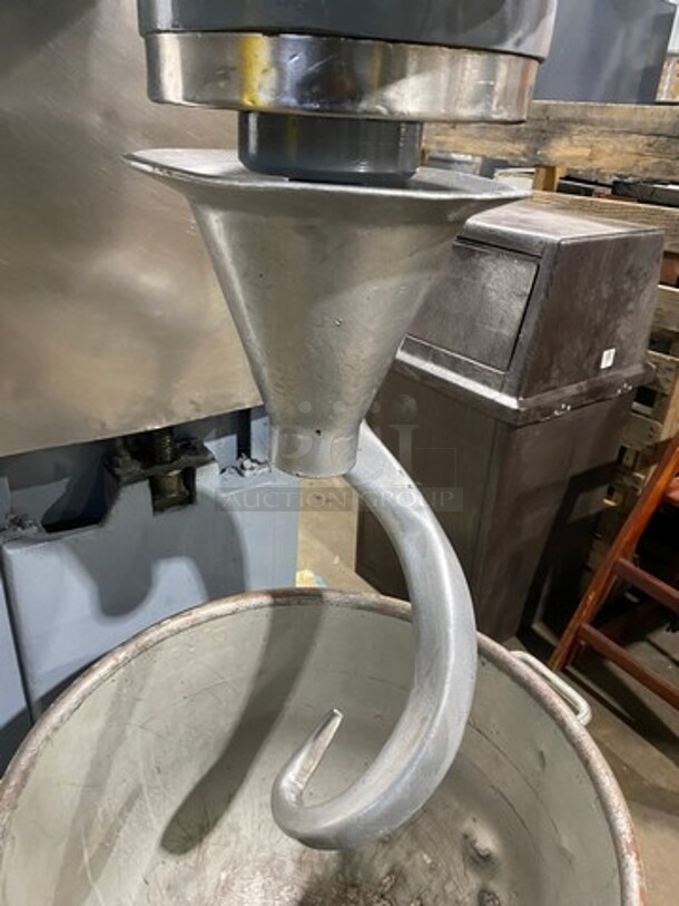 Hobart Commercial Floor Style 140 QT Planetary Mixer! With 80QT Reducer Ring, 80QT Mixing Bowl! With 80QT Spiral Hook Attachment! Working When Removed! 200V 3PH  - Image 7 of 8