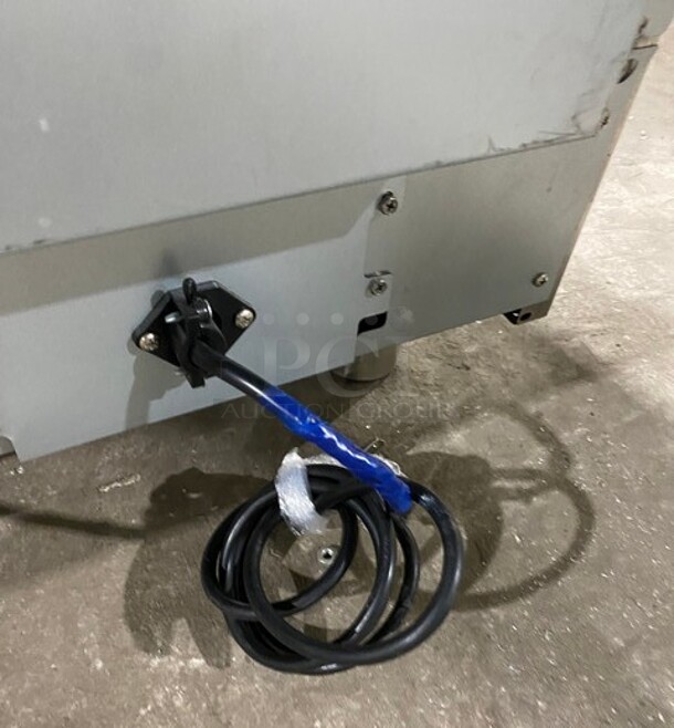 2022 Zline Gas Powered 6 Burner Stove! With Oven Underneath! Stainless Steel! MODEL RG36 SN: RG36ge22030030-03 - Image 9 of 9