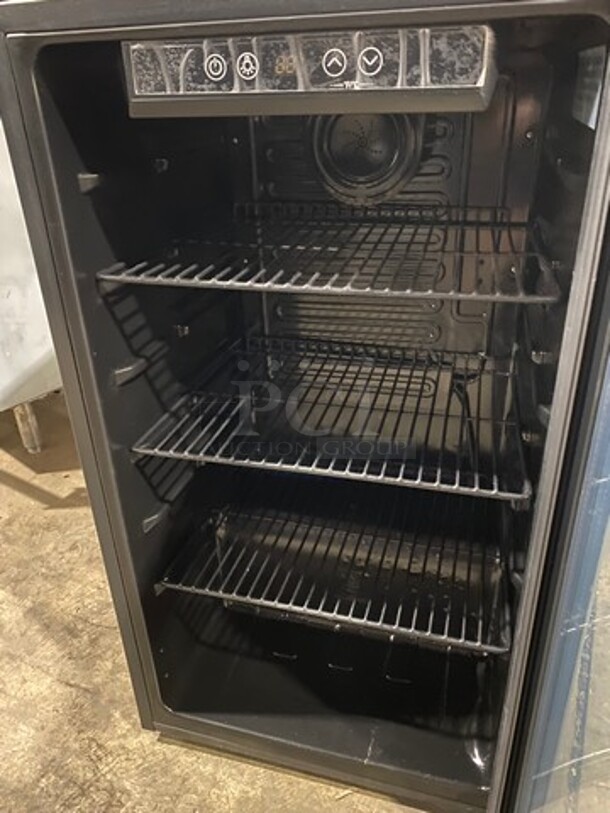 Home Countertop/ Undercounter Mini Fridge! With View Through Door! With Racks! Model: HME030065N 115V - Image 6 of 7