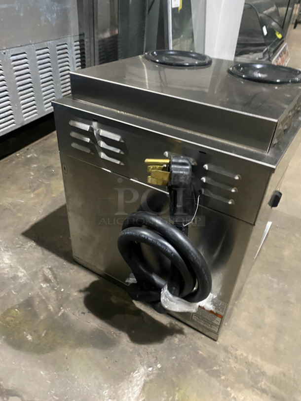 Bunn Commercial Countertop Dual Coffee Brewing Machine! With 4 Coffee Pot Warming Stations! All Stainless Steel! Model: AXIOM2/2TWIN SN: AXTN026484 120/208/240V 60HZ 1 Phase - Image 4 of 10