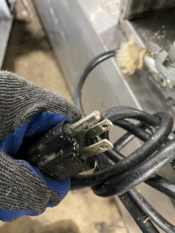 MagiKitch'n Commercial Countertop Gas Powered Flat Top Griddle! With Back And Side Splashes! All Stainless Steel! WORKING WHEN REMOVED! - Image 9 of 9