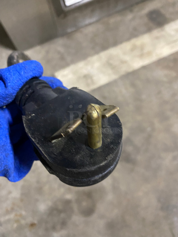 Merrychef Commercial Countertop Rapid Cook Oven! With Digital Touch Controls! All Stainless Steel! Model: EIKONE4 SN: 1502213090403 208/240V - Image 8 of 8