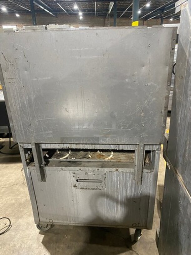 CPG Commercial Natural Gas Powered 6 Burner Stove! With Raised Back Splash! With Oven Underneath! All Stainless Steel! On Casters! Model: S36N SN: 091636N033 - Image 3 of 10