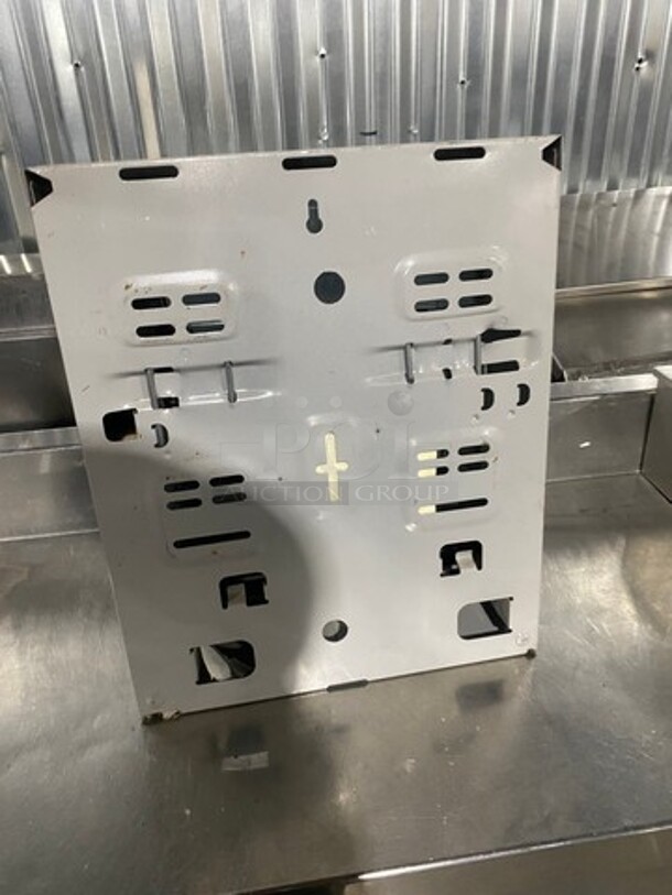 Kimberly Clark Wall Mount Paper Towel Dispenser! - Image 3 of 5