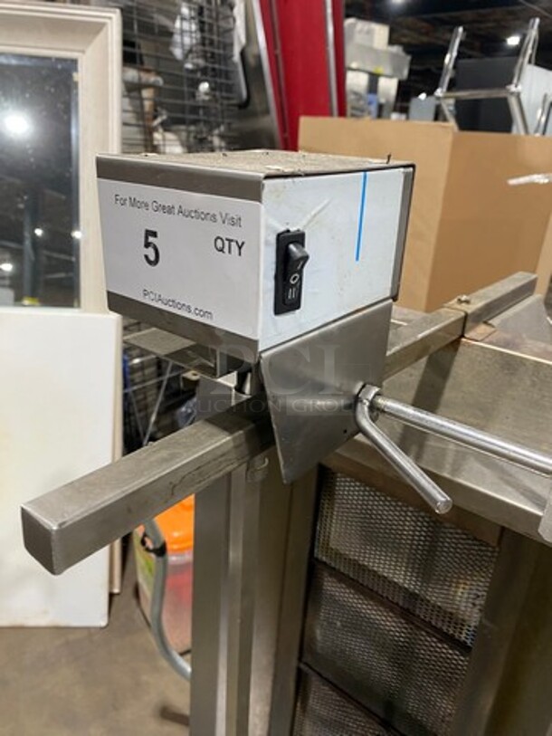 LATE MODEL! 2018 Axis Commercial Natural Gas Powered Kebab/ Gyro Machine! All Stainless Steel! Model: AXVB4 SN: 885900GD4UL180161! Working When Removed! - Image 6 of 9
