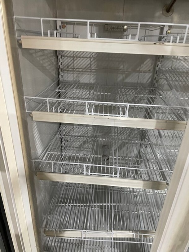 Carrier Commercial Double Glass Door Reach In Freezer/Merchandiser! With Poly Coated Racks! 115/208-230V 1 Phase! Model: ULG50BCP-5! - Image 5 of 9