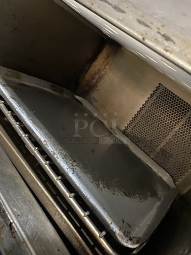 Nice! 2014 Turbo Chef Counter Top Rapid Speed Turbo Oven! Model NGO Serial NGOD120614! 208/240V  1Phase! On Legs! - Image 6 of 8