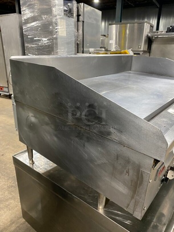 Lang Commercial Countertop 48 Inch Natural Gas Powered Polish Top Flat Top Griddle! With Back And Side Splashes! All Stainless Steel! On Small Legs! - Image 2 of 9