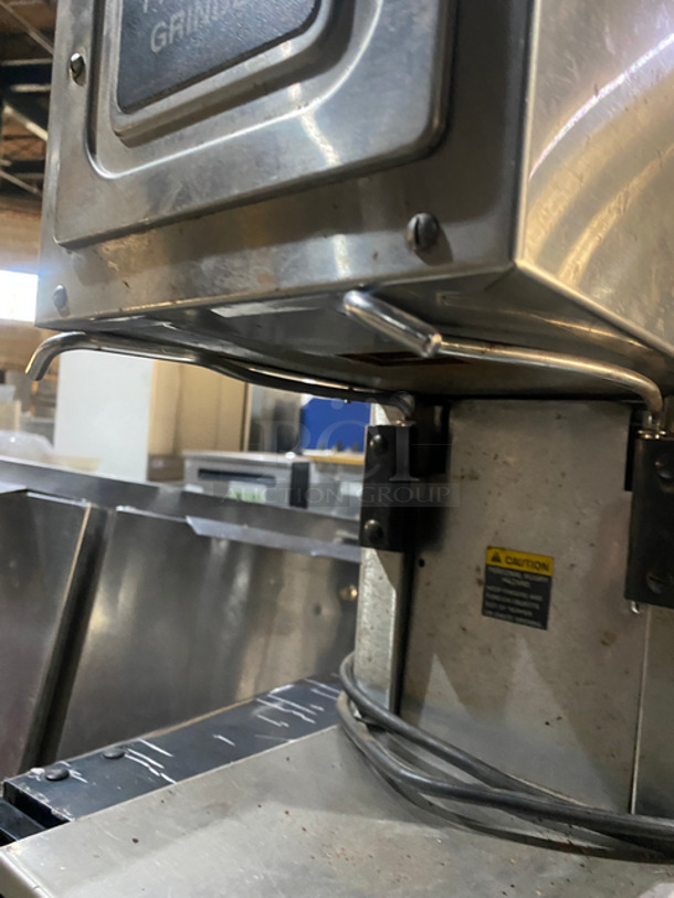 Bunn Commercial Countertop Precision Grinder! Stainless Steel Body! G9 SERIES Model: G92THD SN: G900071911 120V 60HZ 1 Phase - Image 8 of 9