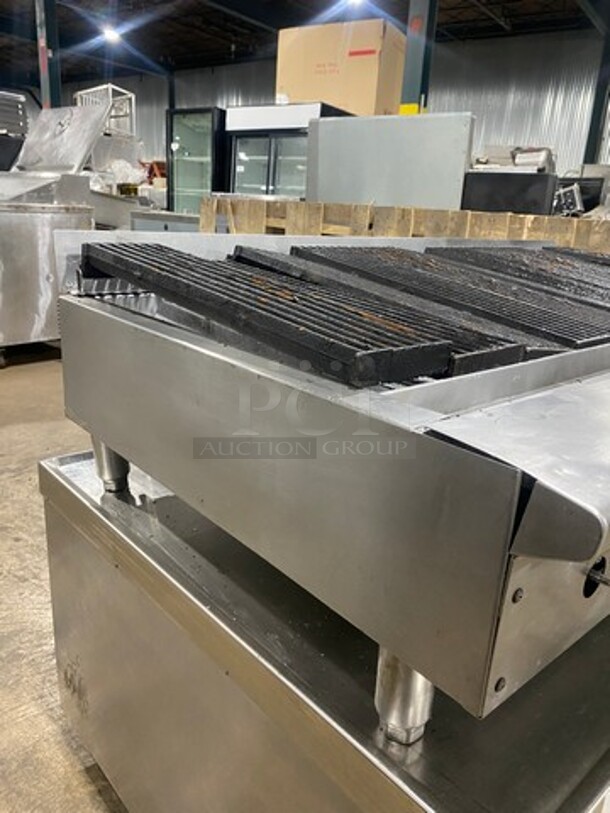 SWEET! Vulcan Commercial Countertop Natural Gas Powered Char Broiler Grill! Stainless Steel Body! On Small Legs! - Image 3 of 9