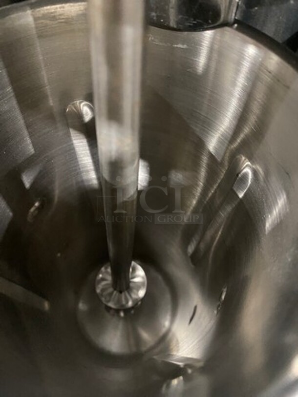 Hamilton Beach Commercial Countertop Professional 3 Spout Beverage/ Milkshake Mixer! Model: HMD400 SN: J2971L00290 120V - Image 8 of 10