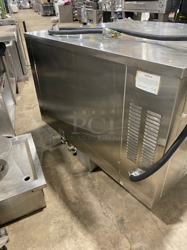 WOW! Alto Shaam Commercial Electric Powered Combitherm Convection Oven! With Metal Oven Racks! All Stainless Steel! On Small Legs! Model: 7.14ESISK SN: 1156437000 208/240V 3 Phase - Image 5 of 9