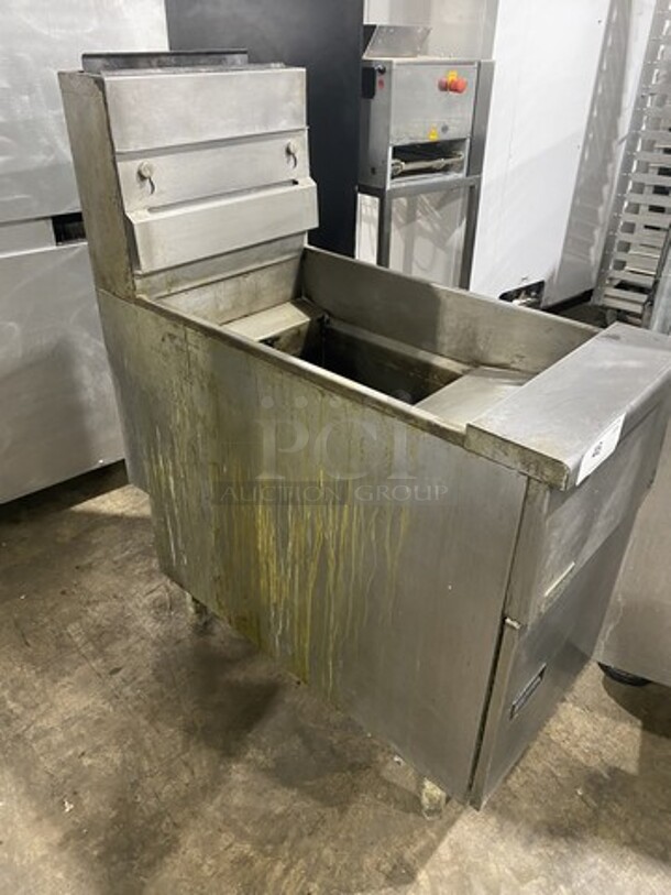 Pitco Frialator SG14 Stainless Steel Commercial Floor Style Natural Gas Powered Deep Fat Fryer 110,000 BTU. - Image 4 of 11
