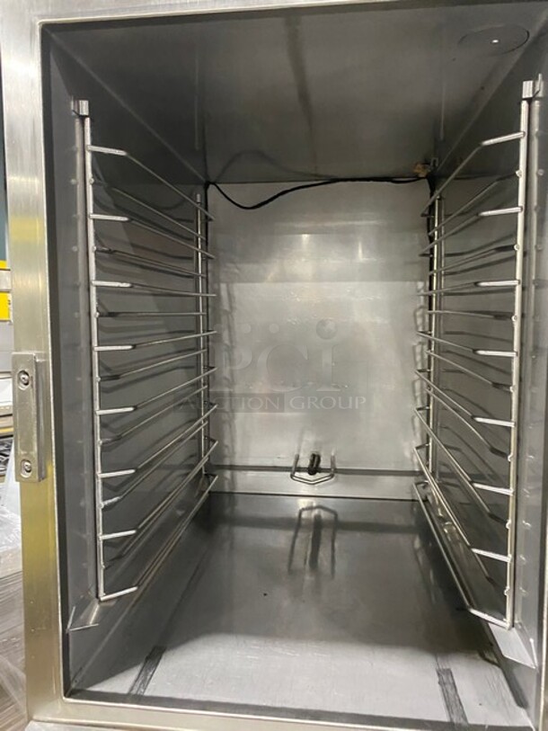 FAB! 2018 Alto Shaam 3 In 1 Cooking Center- Smoker/Cook-N-Hold/Food Warmer Holding Cabinet!  Halo Heat Series! MODEL 1000-SK/I SN:2377537-000 208/240V 1PH! On Commercial Casters!   - Image 6 of 9