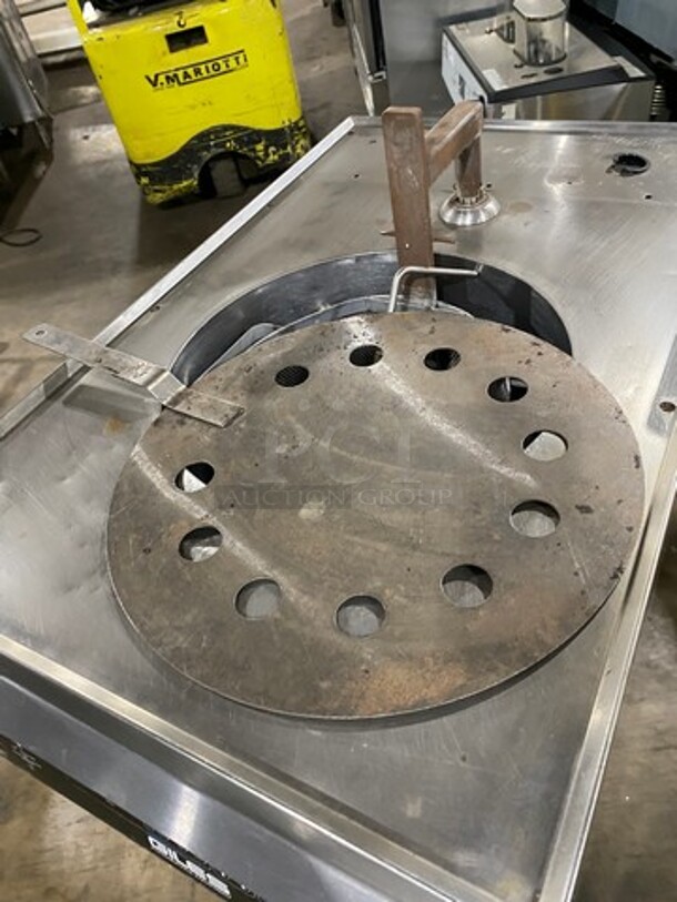 WOW! Giles Electric Powered Heavy Duty Open Fryer! With Automatic Lift And Basket! With Oil Filter System! Model: GEF400 SN: A909240817 208V 60HZ 3 Phase - Image 5 of 10