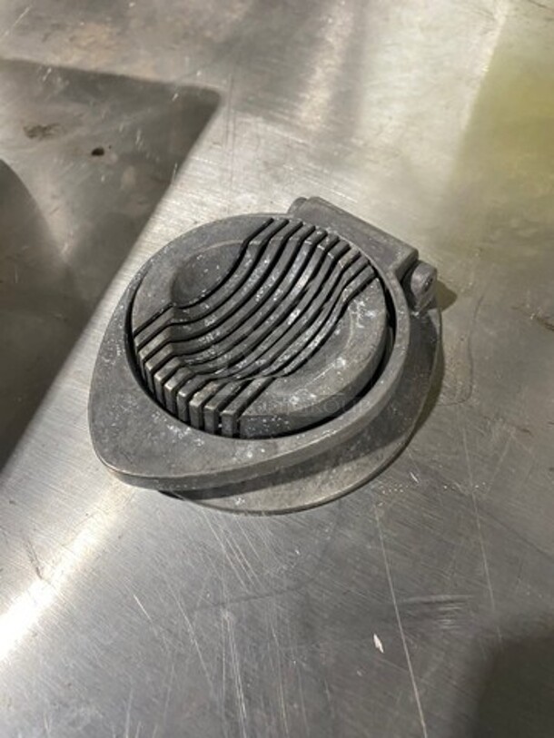 ALL ONE MONEY! MISCELLANEOUS! Includes Pizza Cutter, Handheld Can Opener And More! - Image 4 of 5