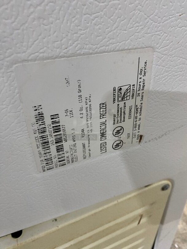 Kenmore Commercial Chest Freezer! MODEL 25314502102 SN: WB52916577 115 Volts! - Image 6 of 7