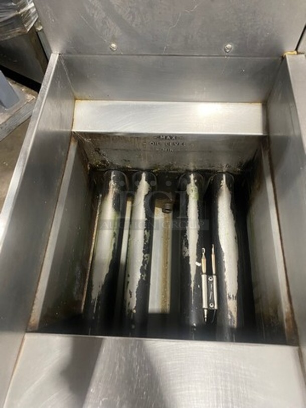 Pitco Frialator Commercial Natural Gas Powered Deep Fat Fryer With Dump Station! All Stainless Steel! On Casters! Model: SG14 SN: G08BD006448 - Image 6 of 12