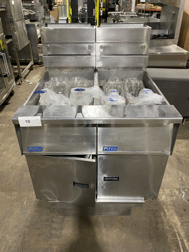 Pitco Frialator Commercial Natural Gas Powered 2 Bay Deep Fat Fryer! With 4 Brand New Frying Baskets! With Oil Filter! All Stainless Steel! On Casters! Model: SSH55 SN: G14BD009400