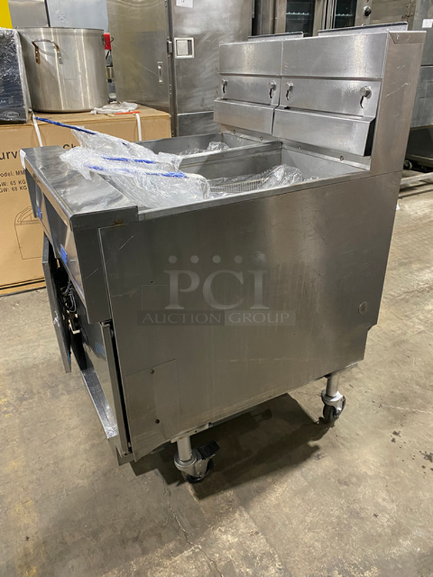 Pitco Frialator Commercial Natural Gas Powered 2 Bay Deep Fat Fryer! With 4 Brand New Frying Baskets! With Oil Filter! All Stainless Steel! On Casters! Model: SSH55 SN: G14BD009400 - Image 2 of 11
