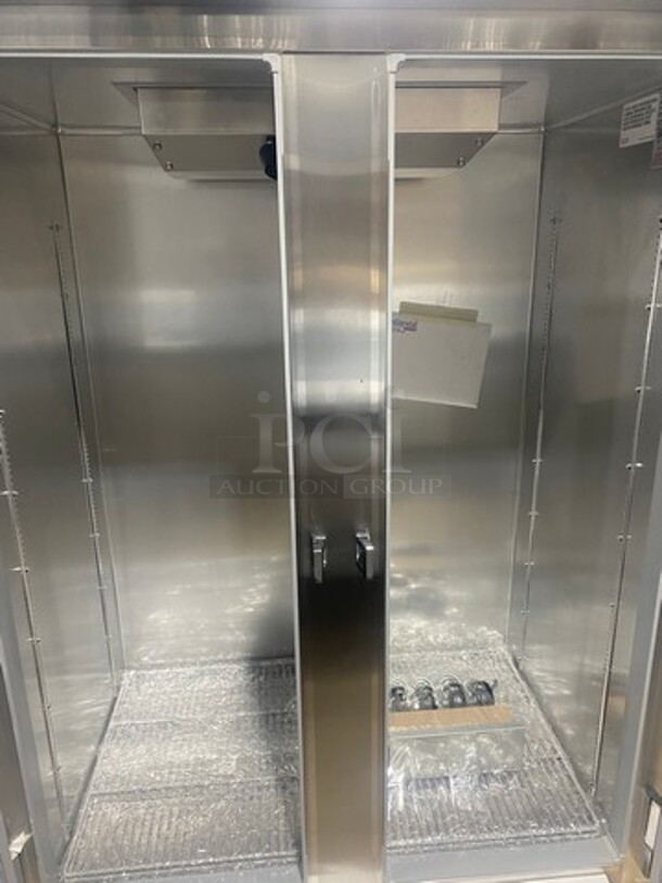 AMAZING! BRAND NEW! Continental Commercial 2 Door Reach In Refrigerator! With Poly Coated Racks! All Stainless Steel! Model: 2RN SN: 16234426 115V 60HZ 1 Phase - Image 5 of 12