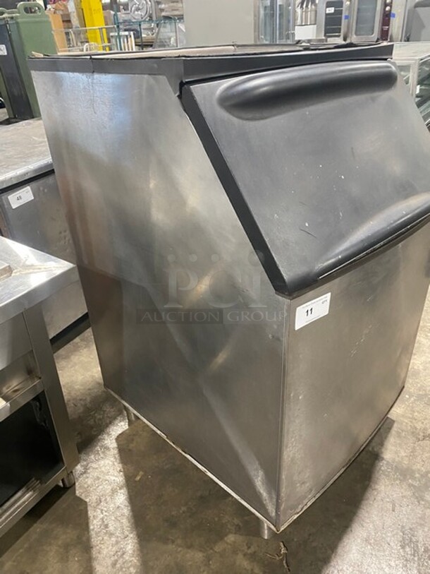 Commercial 500 LB Capacity Ice Bin!  All Stainless Steel! On Legs! - Image 2 of 7
