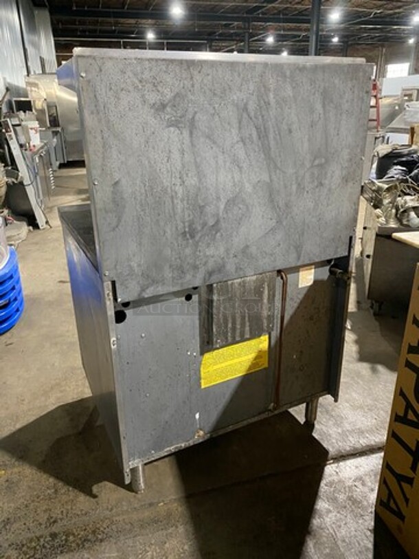 Garland Commercial Natural Gas Powered Hot Plate With Left Side 2 Burner Range! With Raised Splash Back And Salamander Shelf! With Oven Underneath! All Stainless Steel! On Legs! - Image 4 of 9