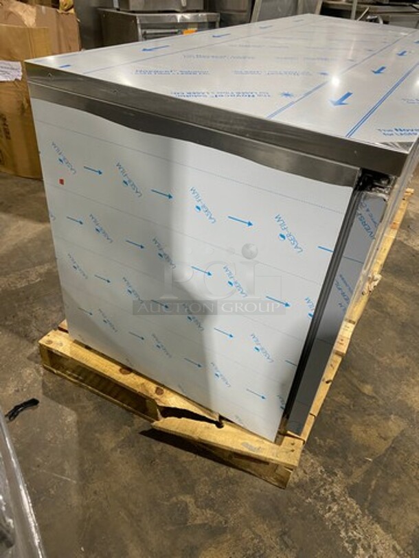 NEW! SCRATCH-N-DENT! LATE MODEL! 2022 Asber Commercial 3 Door Lowboy/Worktop Cooler! All Stainless Steel! Model: AUTR72NHC SN: 8102495248 115V 1 Phase - Image 3 of 11