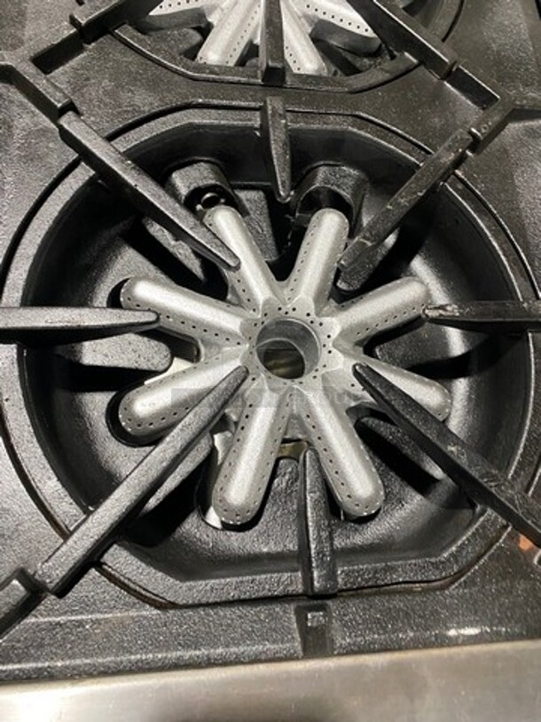 Garland Commercial Natural Gas Powered 4 Burner Stove! With Back Splash! With Oven Underneath! Metal Oven Rack! All Stainless Steel! On Casters! Model: M44R SN: 1601100100589 - Image 6 of 10