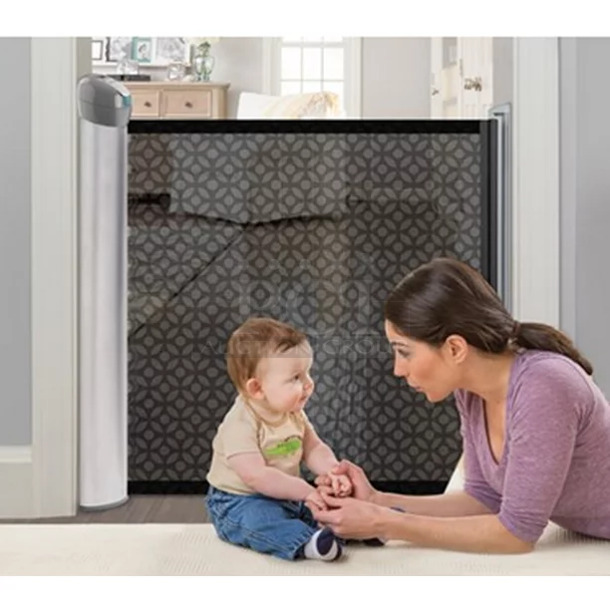SWEET! Summer Infant 33020  Summer Retractable Gate, Fits Up To 50in Opening 30in High. Includes: Hardware & Baseboard Installation Kit. 2x Your Bid 