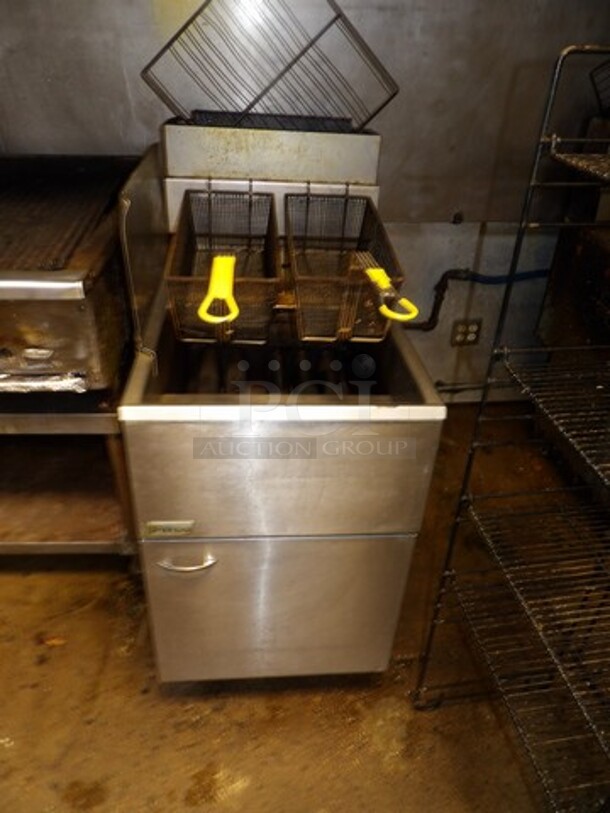 Pitco 65C+S Natural Gas 65-80 lb. Stainless Steel Floor Fryer, W/2 Baskets. TESTED AND WORKING - Image 2 of 3