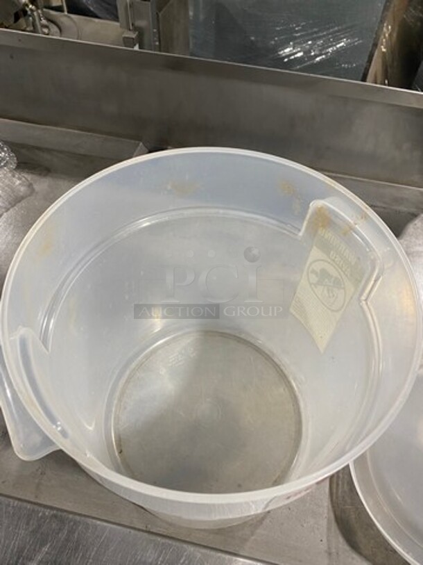 Cambro Round Food Storage Container! - Image 4 of 6