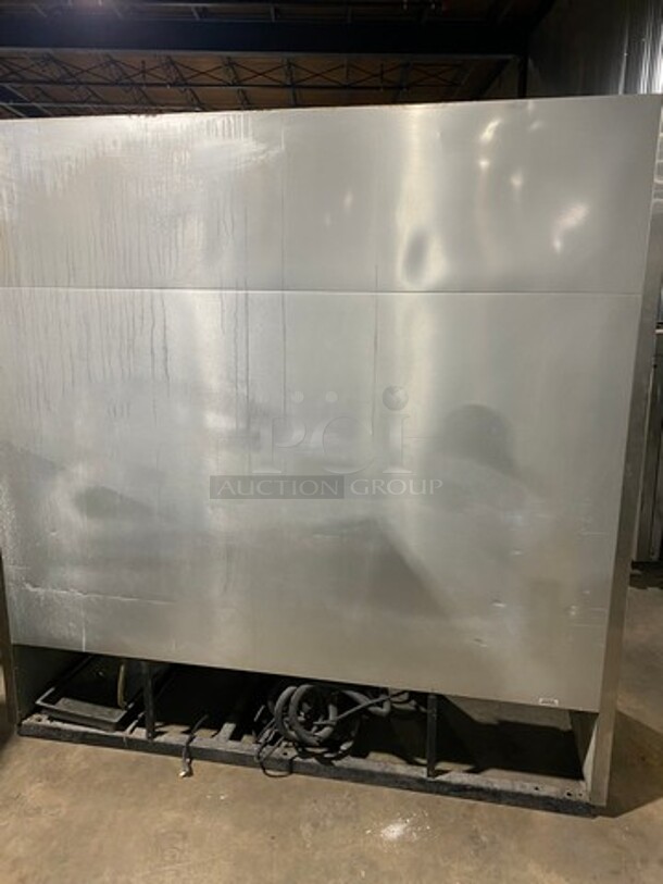 True Commercial 3 Door Reach In Cooler Merchandiser! With View Through Doors! Poly Coated Racks! Stainless Steel Body! Model: TS72G SN: 5254946 115V 60HZ 1 Phase - Image 3 of 12