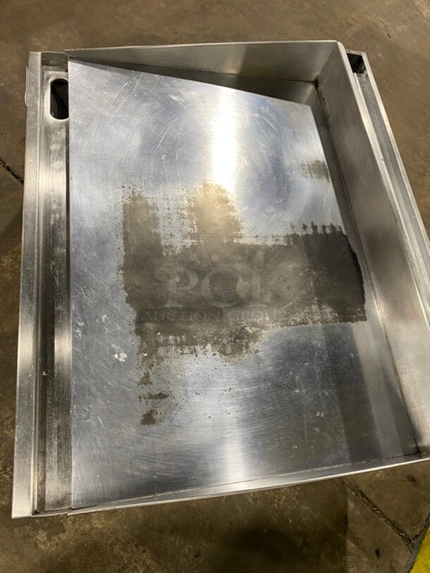 Lang Countertop Thermostatic Control Natural Gas Powered Mirror Shine Top Flat Top Griddle! With Back And Side Splashes! All Stainless Steel! On Small Legs! - Image 5 of 8