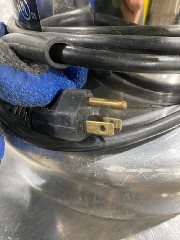 Nutrifaster Commercial Countertop Juicer Extractor! Solid Stainless Steel! Model: N450 SN: 459061471 110V - Image 10 of 10