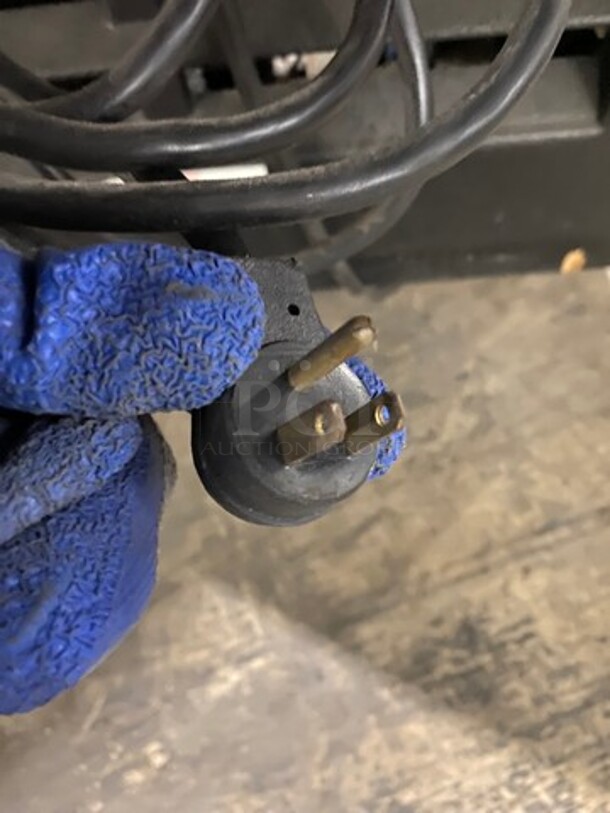 Marine Land Commercial Electric Powered Live Seafood Tank Aquarium! Model: ML22 SN: 15245 120V 60HZ 1 Phase - Image 7 of 8